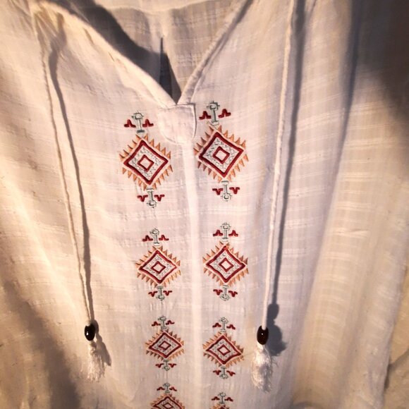 Embroidered peasant blouse - Picture 2 of 4